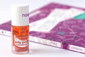 Essence studio nails jelly pearls hydrating gel