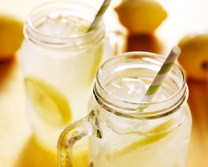 Ginger fizz cocktail