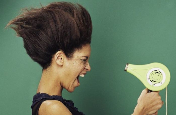5 mistakes you're making while bloe drying your hair