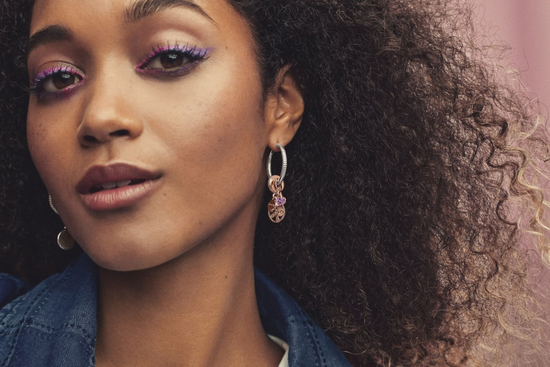 Pandora Moments collection