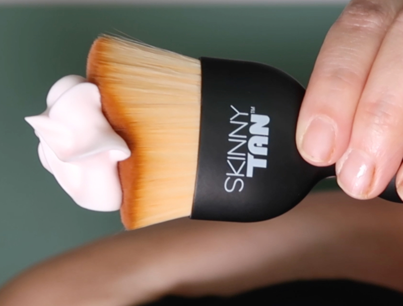 Skinny Tan Miracle Brush