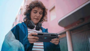 Acer Predator Atlas 8 Handheld